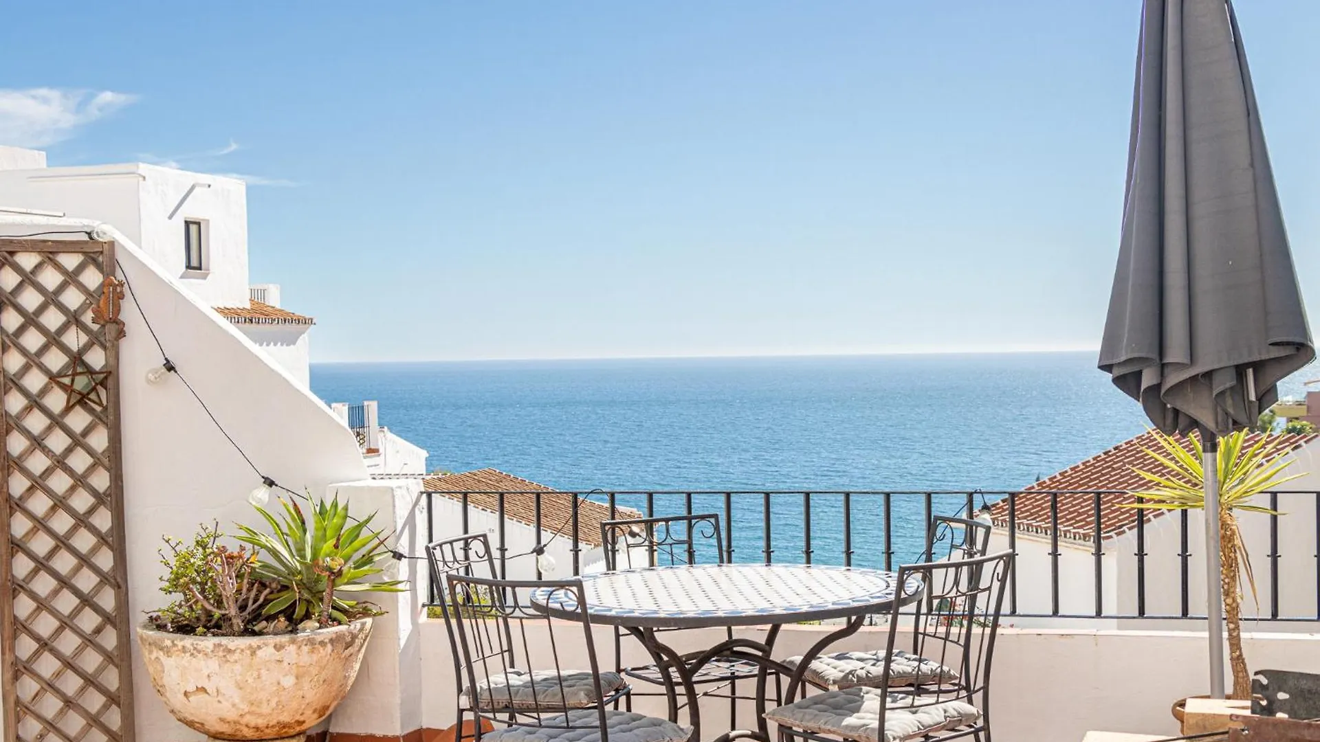 Capistrano Playa, 2 Bedroom & Free Wi-Fi Nerja 0*,  Spain