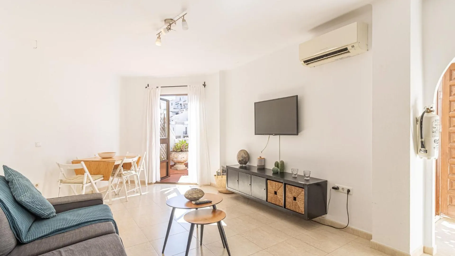 Apartment Capistrano Playa, 2 Bedroom & Free Wi-Fi Nerja Spain