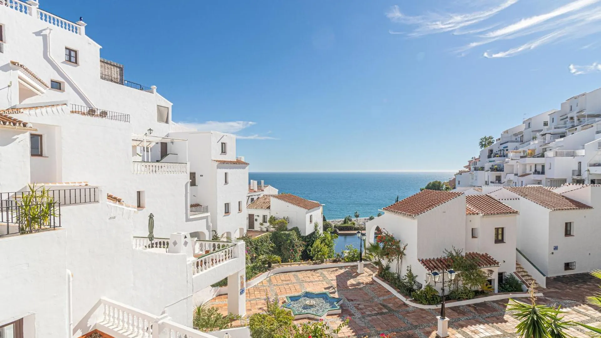 Apartment Capistrano Playa, 2 Bedroom & Free Wi-Fi Nerja