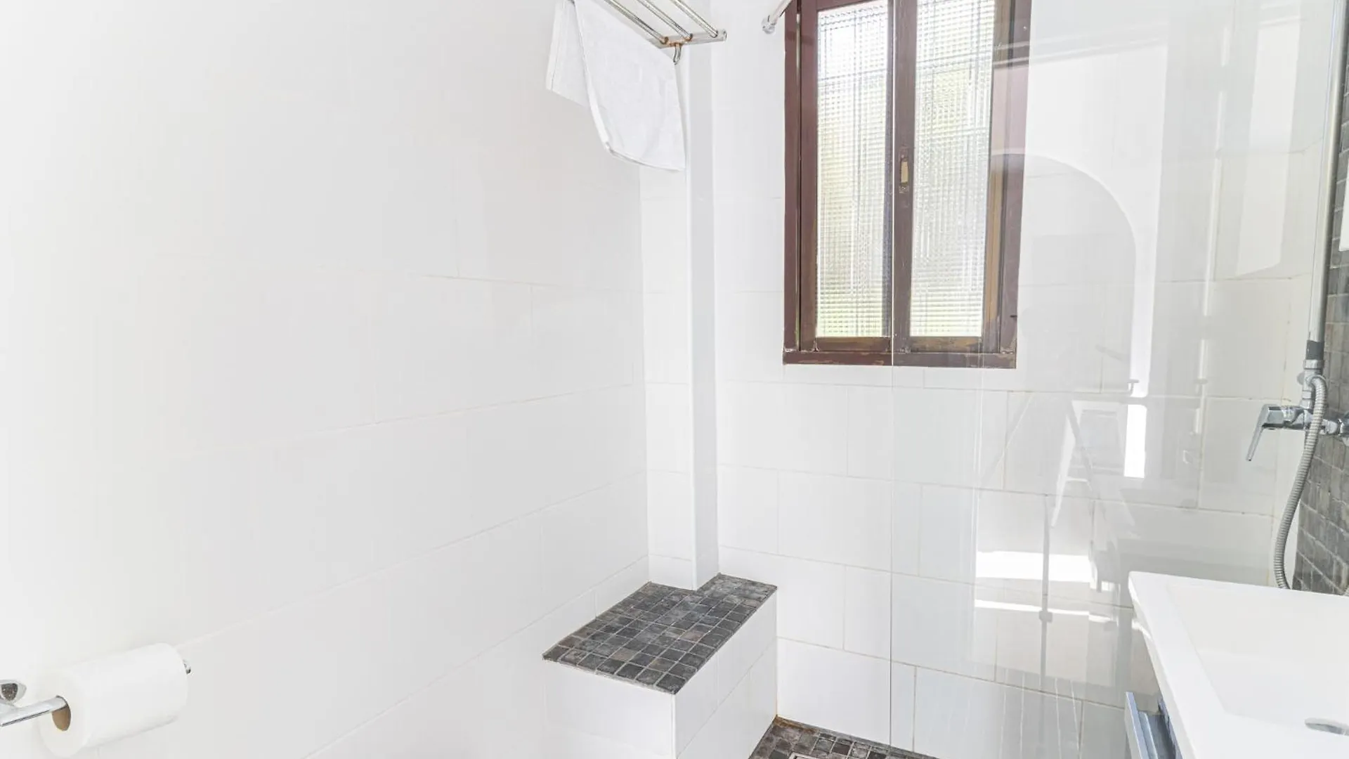 Capistrano Playa, 2 Bedroom & Free Wi-Fi Nerja