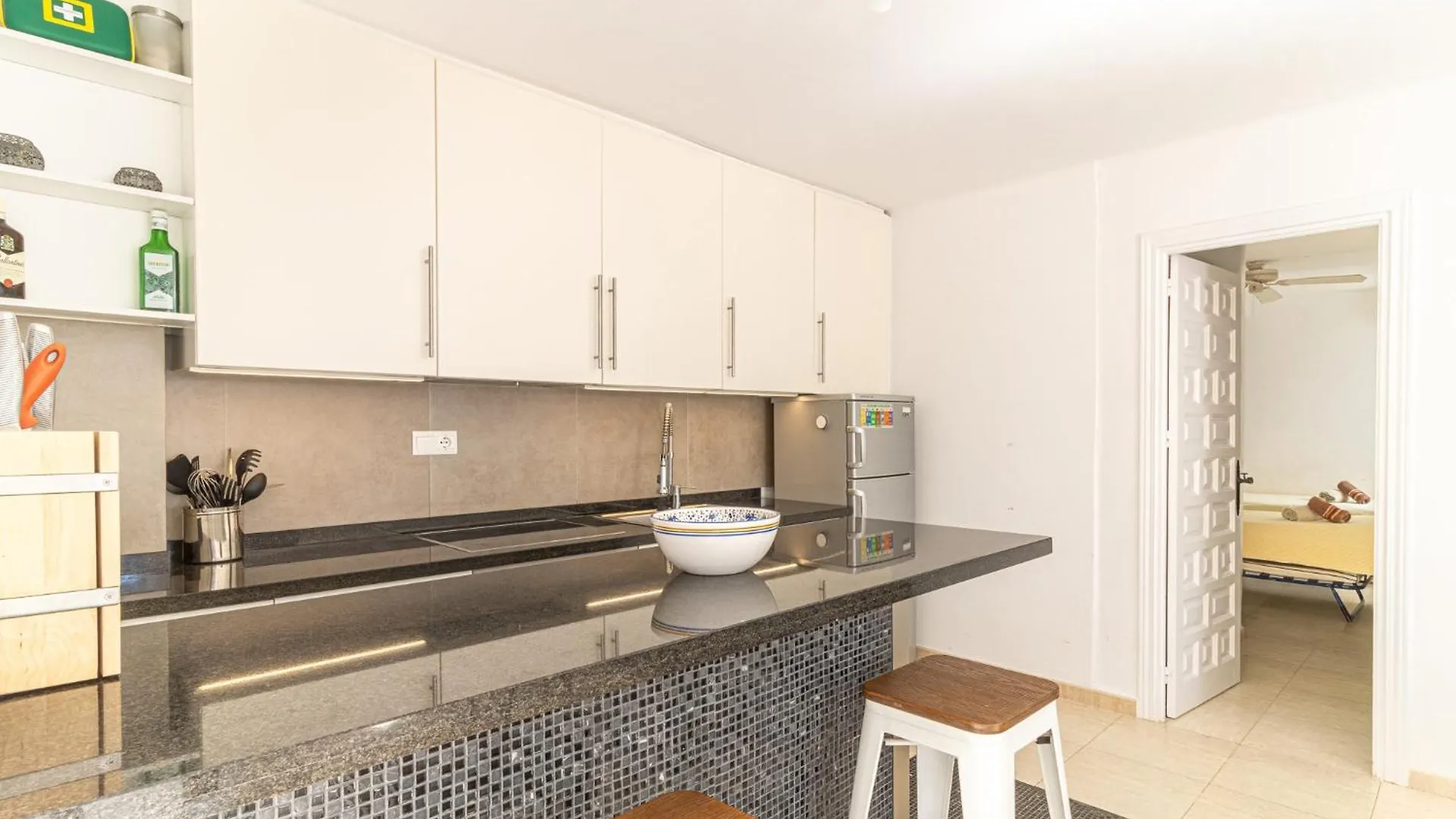 Capistrano Playa, 2 Bedroom & Free Wi-Fi Nerja Spain