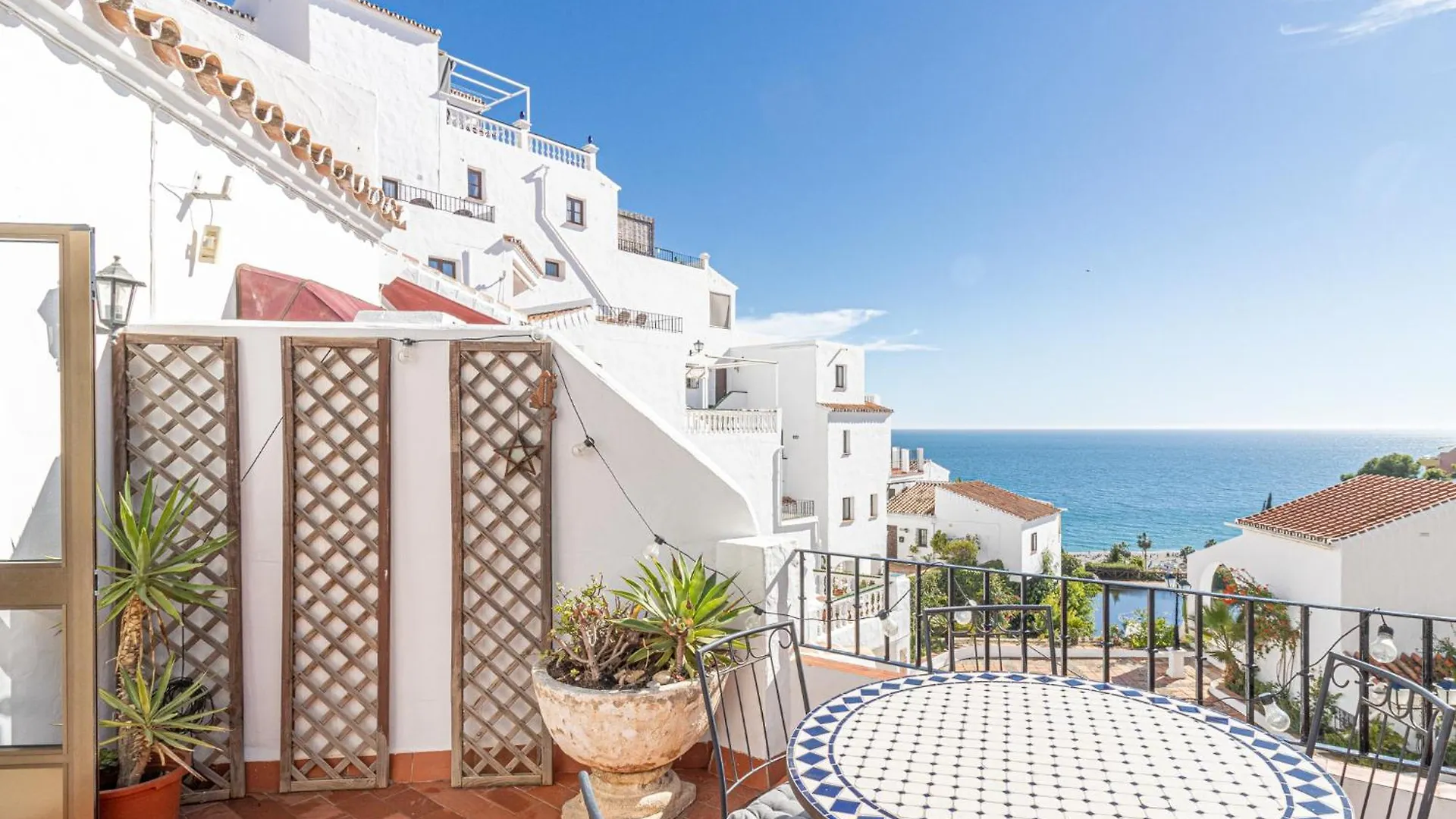 Capistrano Playa, 2 Bedroom & Free Wi-Fi Nerja 0*,